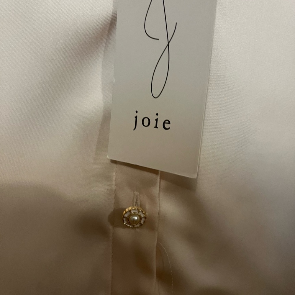 #3 joie Heavy Satin Boyfriend Blouse in blush. Faux pearl and gold buttons. NWT. - Picture 3 of 3